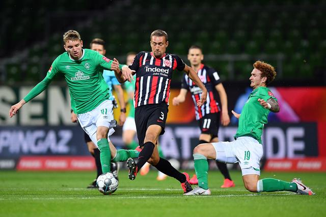 詹姆斯32+15天津胜广东 贺希宁17分深圳负上海